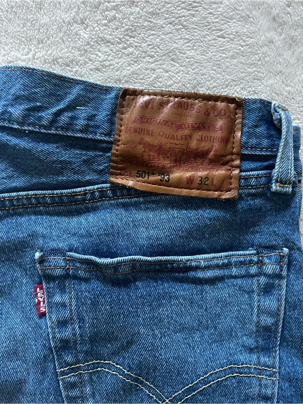 Levi’s Premium 501 ’93 Straight Men’s Denim Cutoff Shorts – W32 – Medium Wash